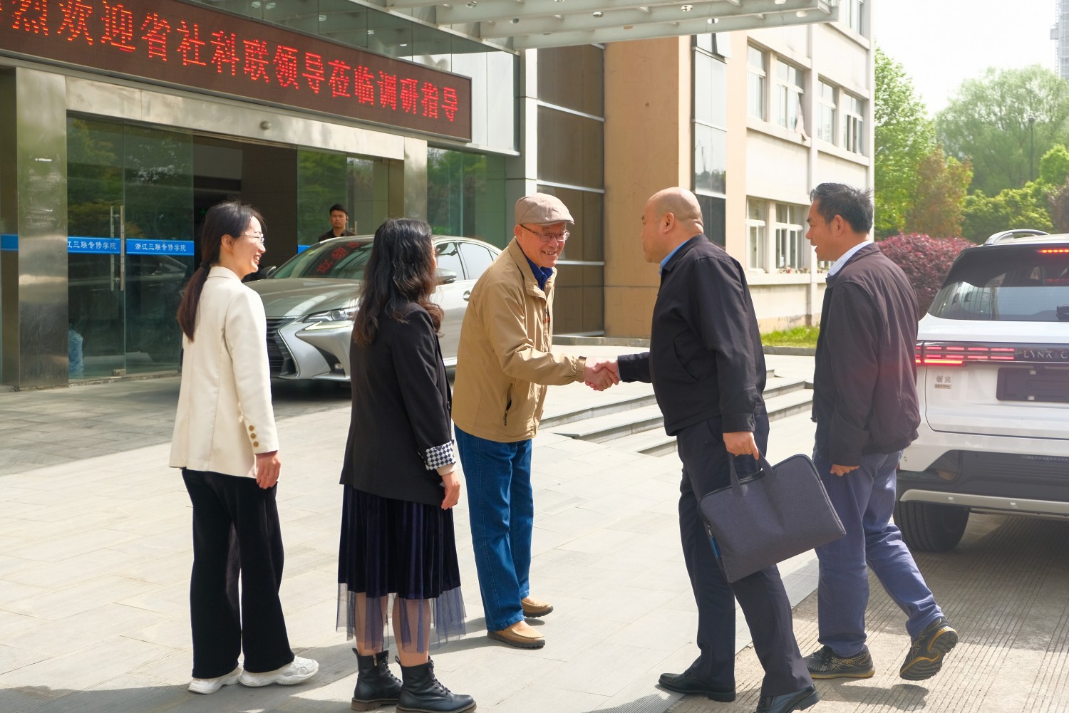 1681365554855561.jpg 44b96500cf0ebd375e4ea282f9e61b3.jpg